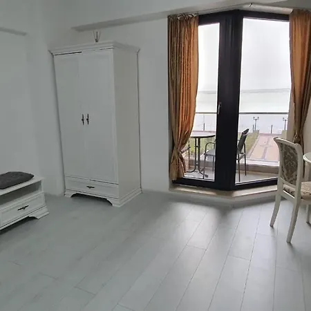 Le Premiere Boutique Solid Barrels Apartment Mamaia