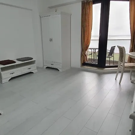 Le Premiere Boutique Solid Barrels Apartment Mamaia