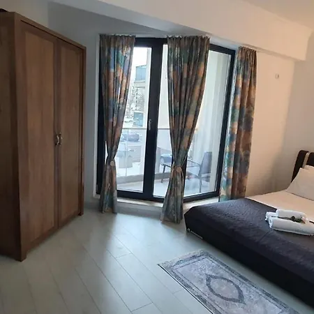 Apartment Le Premiere Boutique Solid Barrels Mamaia